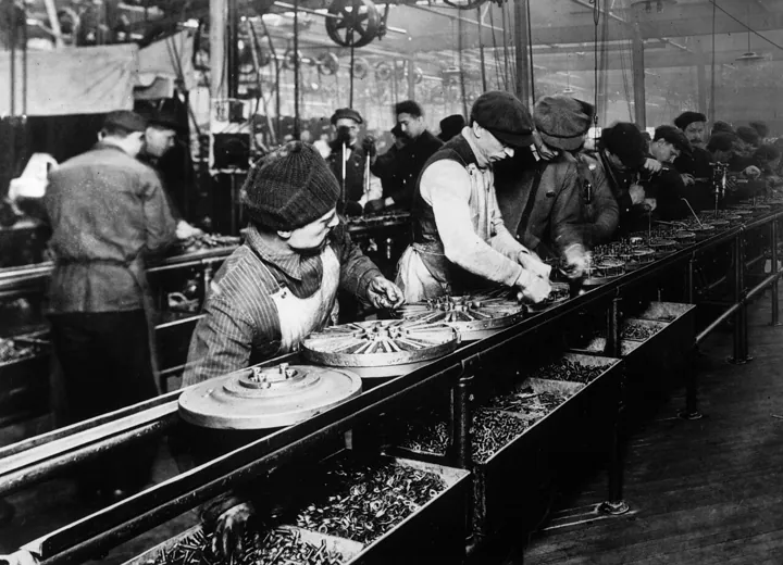 Photo d’origine : Une chaîne de montage
