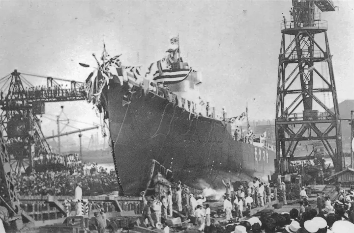 Photo d’origine : Le lancement d'un navire
